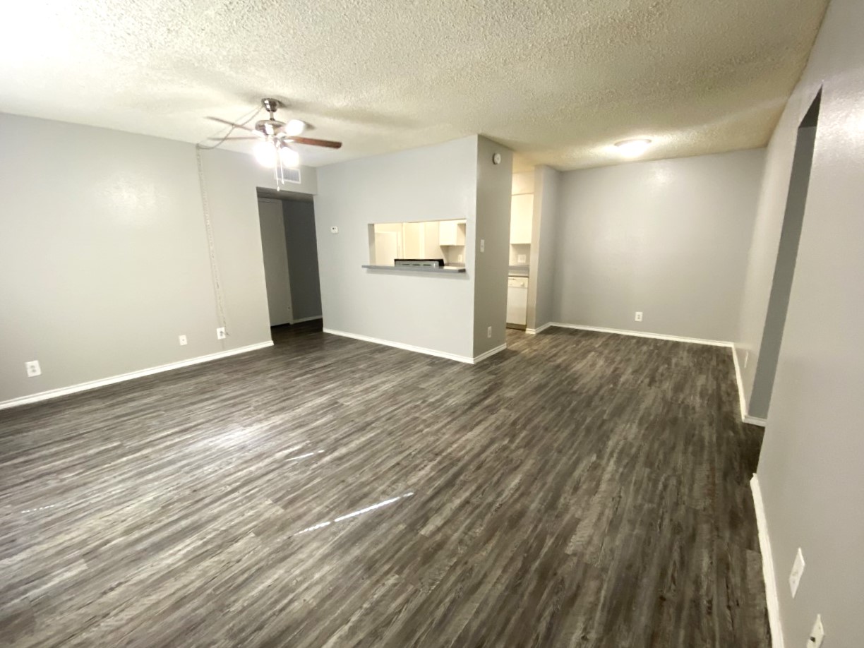 1809 W. Schunior Road - 0706