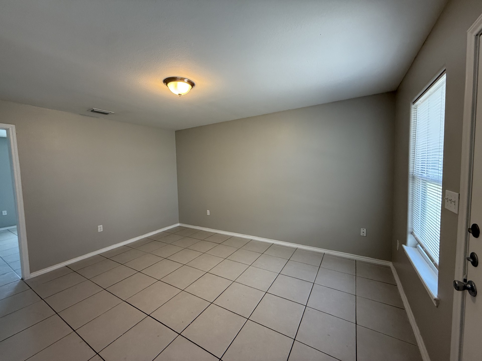 511 E. Hackberry Street - 311