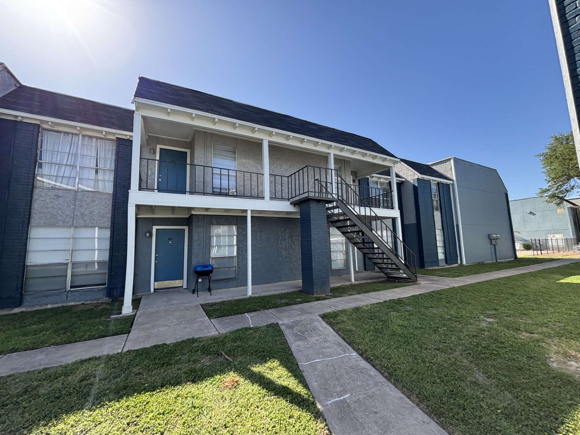 1809 W. Schunior Road - 0612