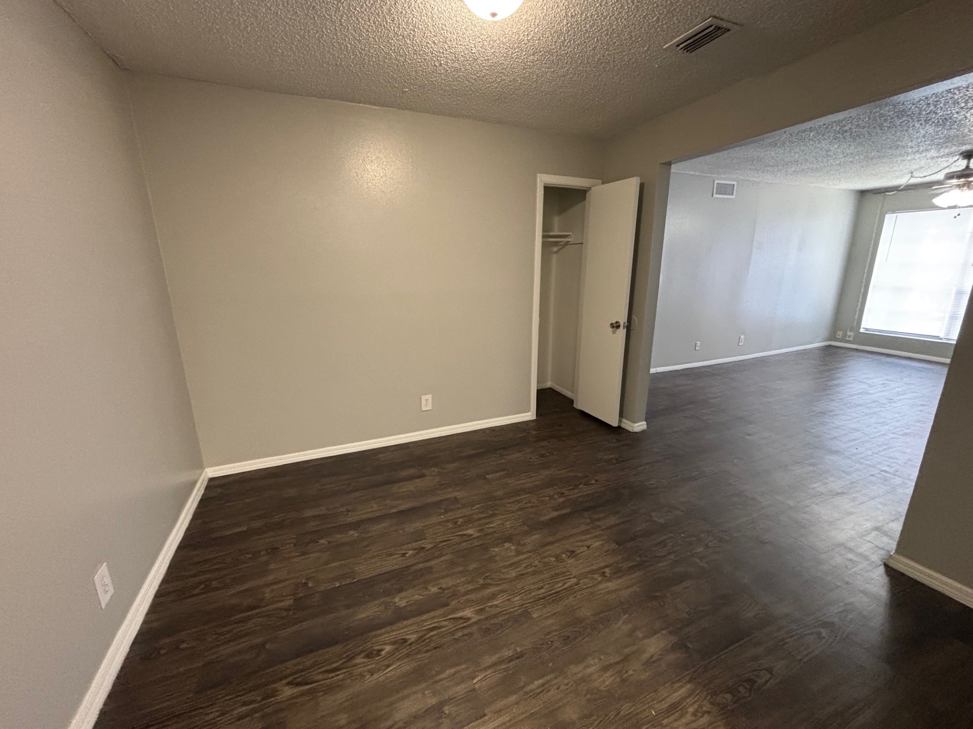1809 W. Schunior Road - 0402