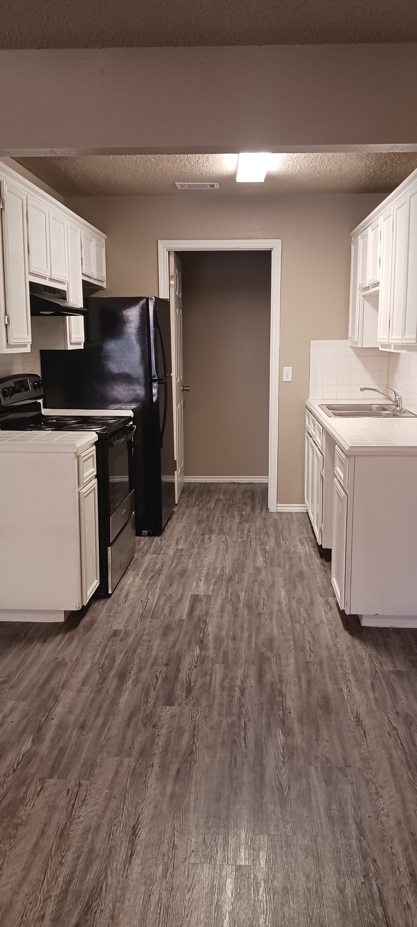 1600 West Dove Avenue - 06