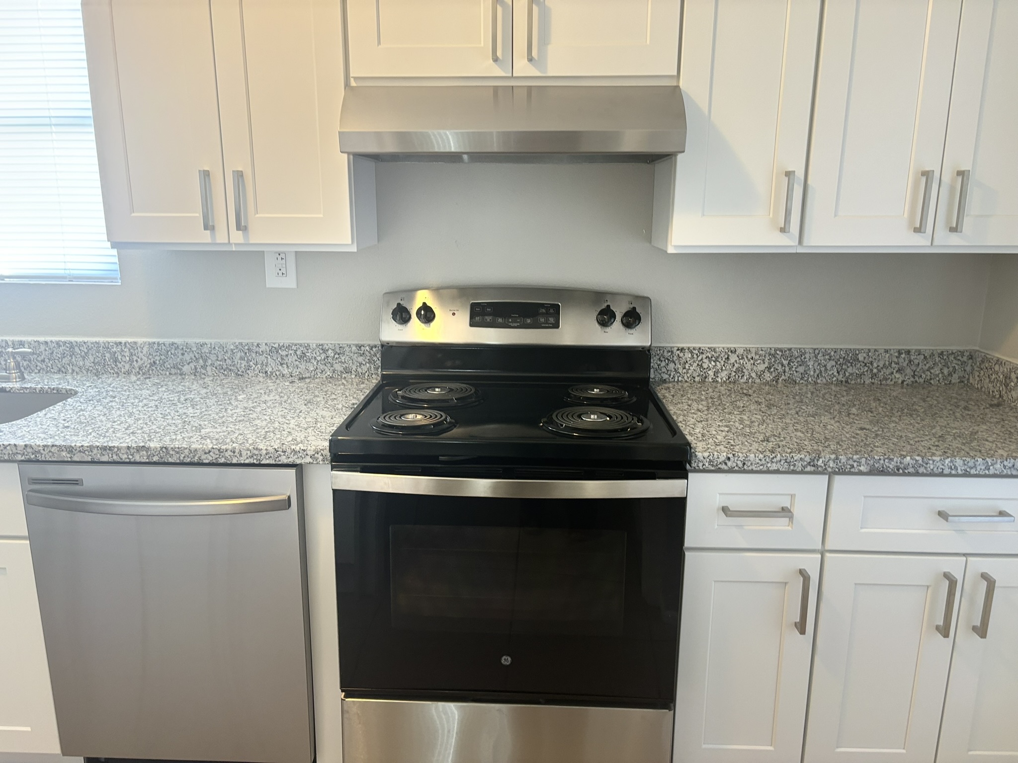 1302 Waldron Rd - 102