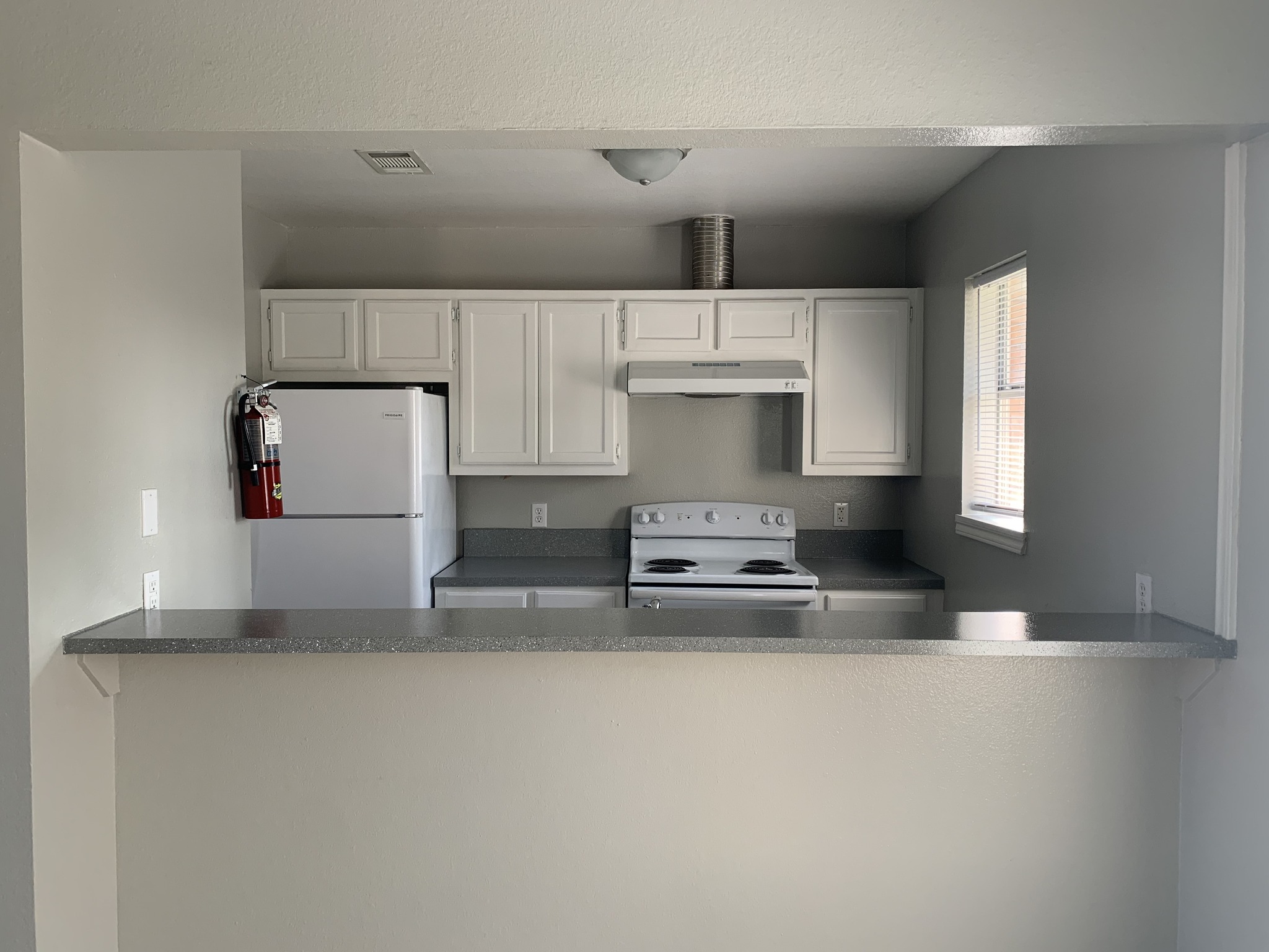 1607 West Schunior Street - 1102
