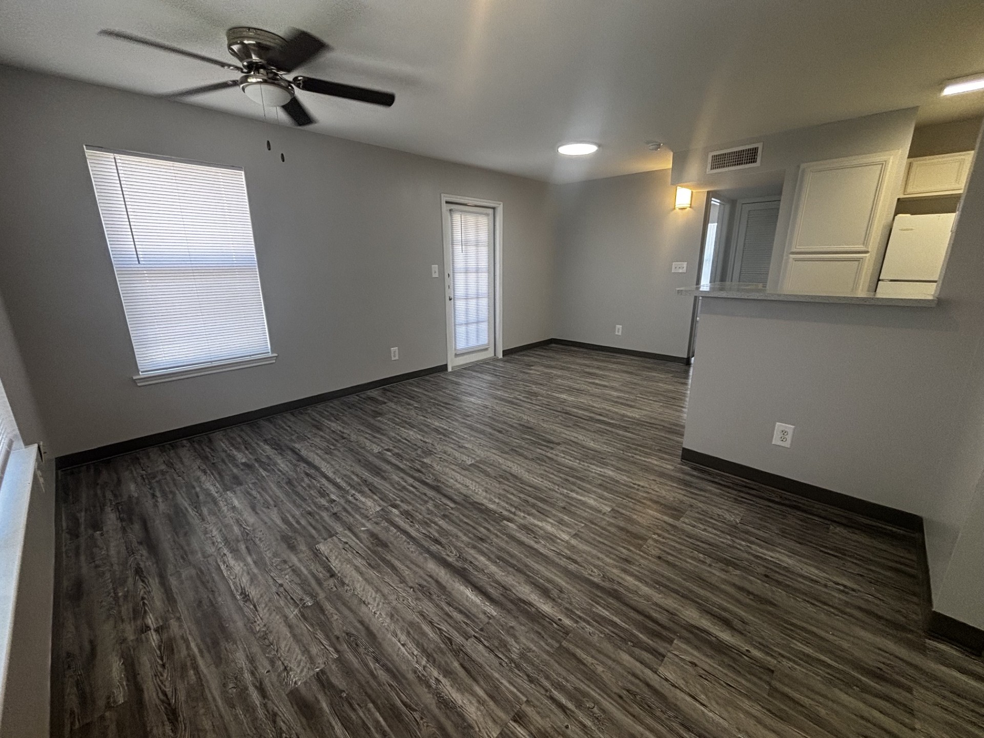 2601 Sarah Avenue-304