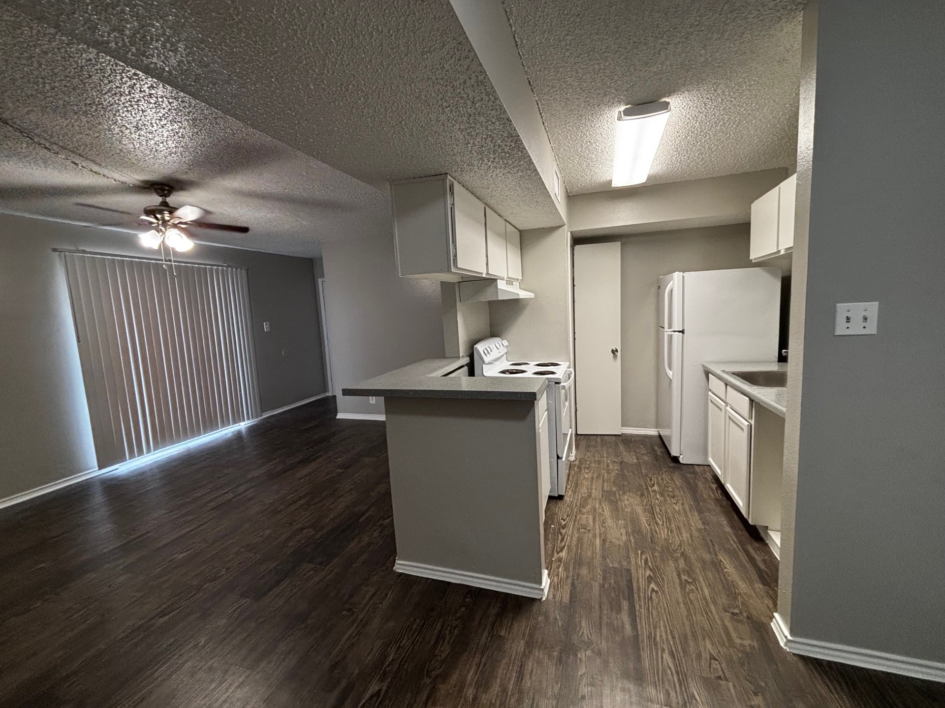 1609 W. Schunior Road - 1604