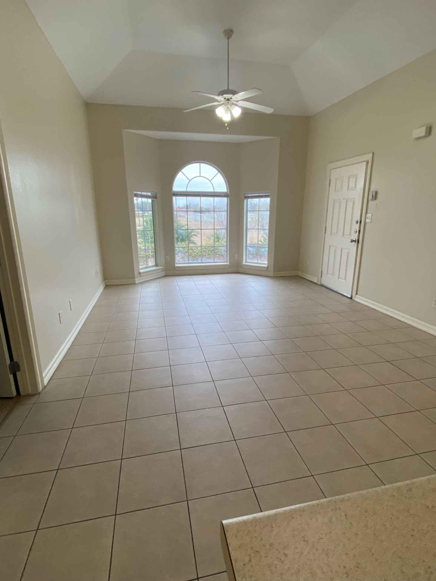 401 East Camellia Avenue - 202D