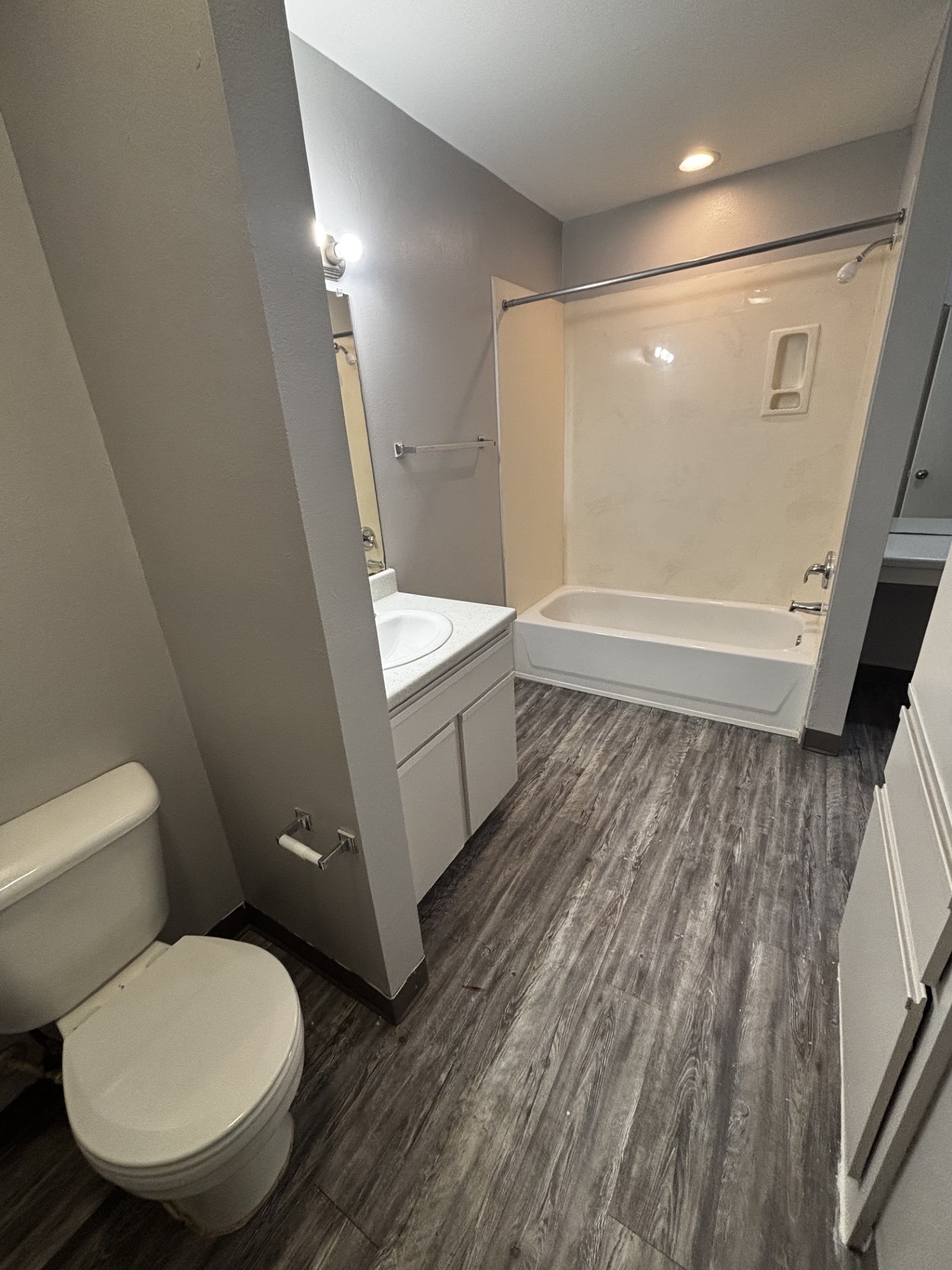 2601 Sarah Avenue-231